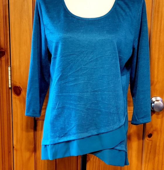 Ultra Flirt Other - NWOT Skies are Blue Top